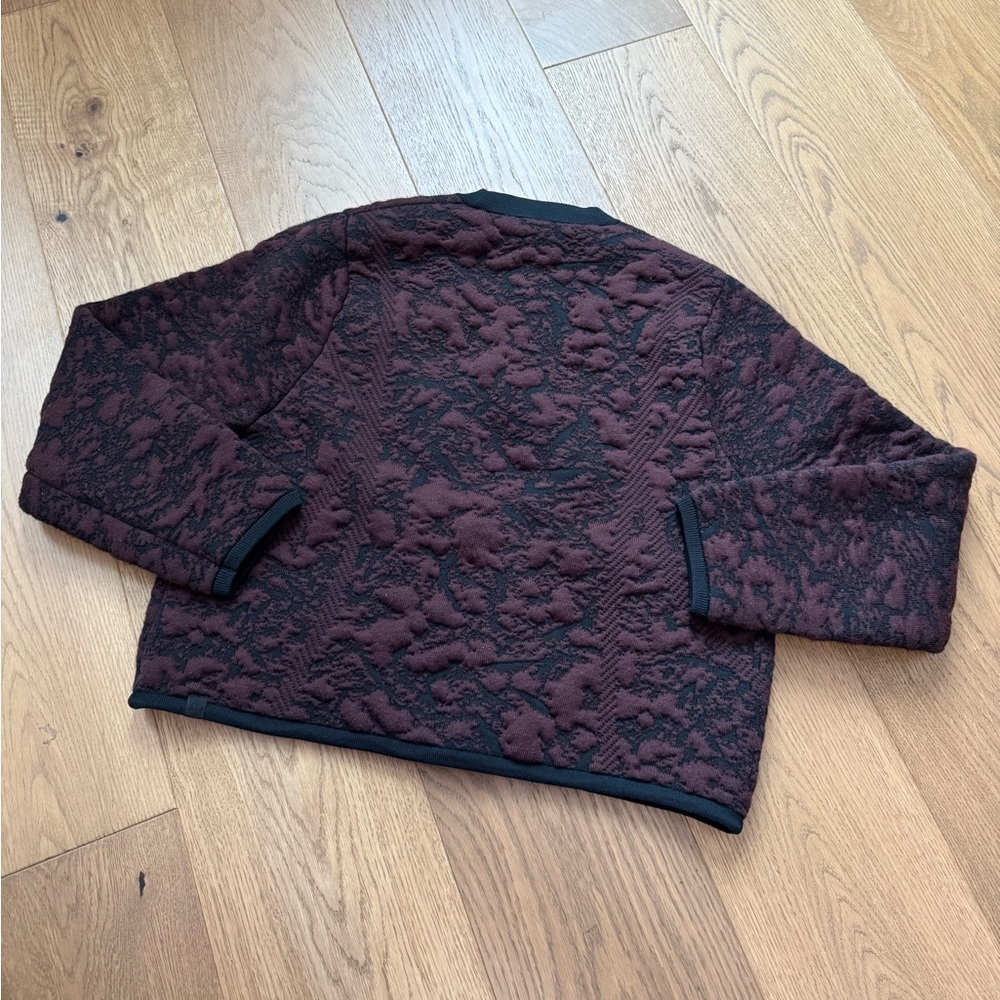 Lululemon Jacquard Multi-Texture Crewneck Sweater- Red Merlot/Black -EUC- Size 6 - Picture 2 of 8